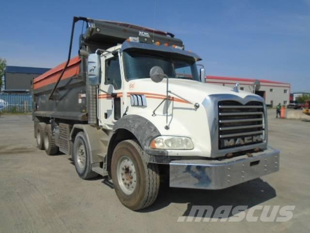 Mack GU813 Billenő teherautók