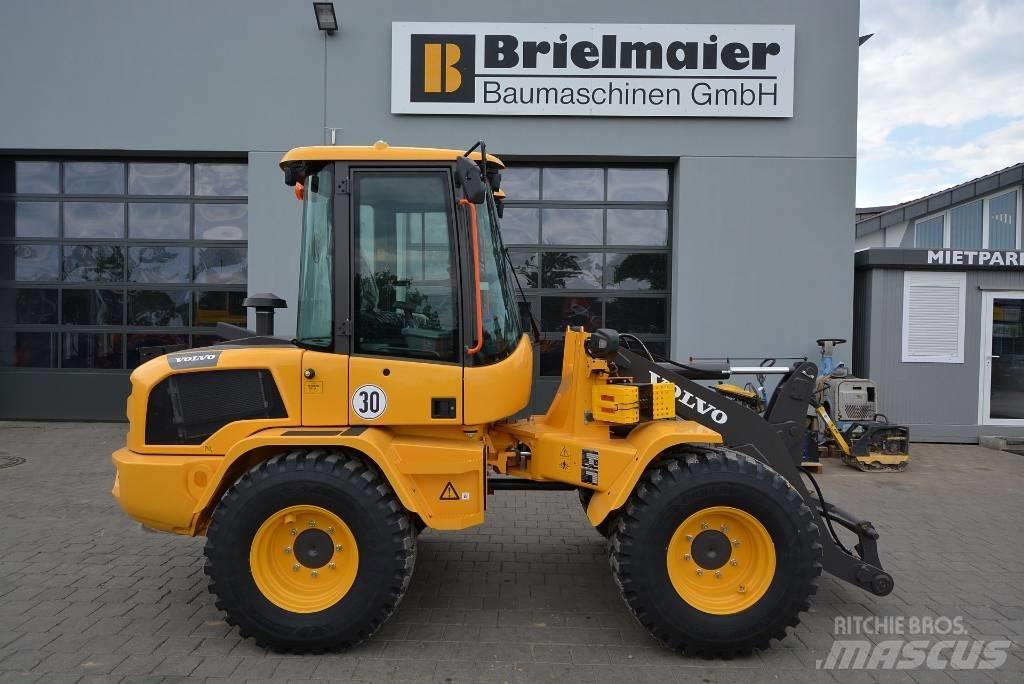 Volvo L 35 HS Gumikerekes homlokrakodók