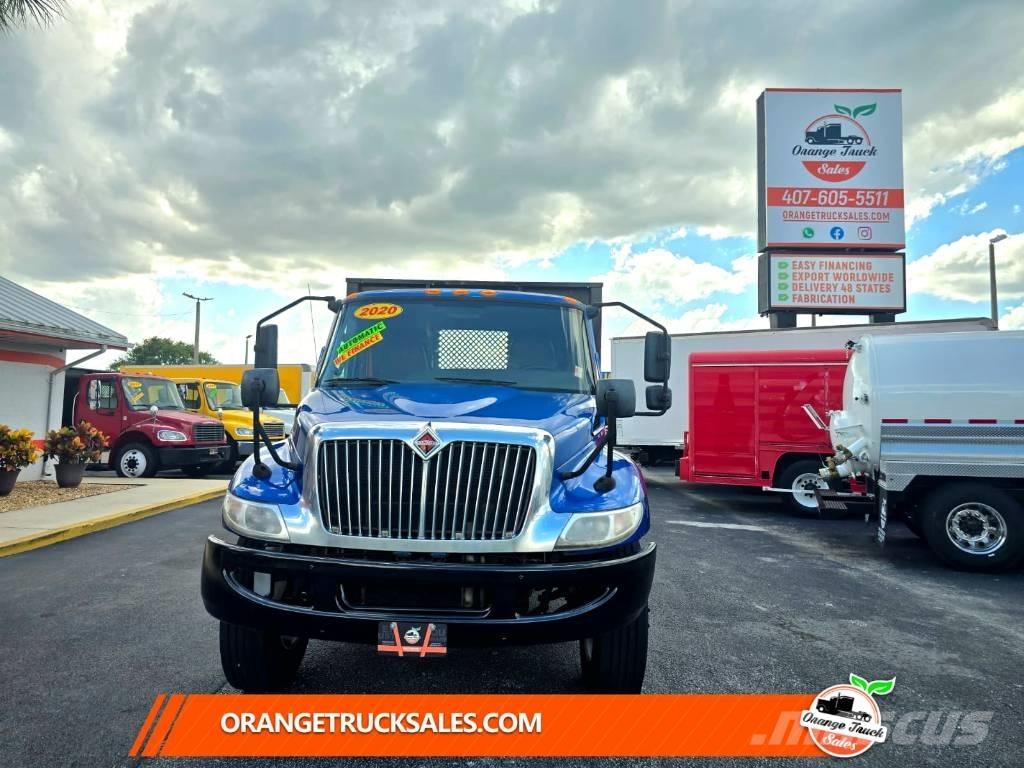 International MV607 Platós / Ponyvás teherautók