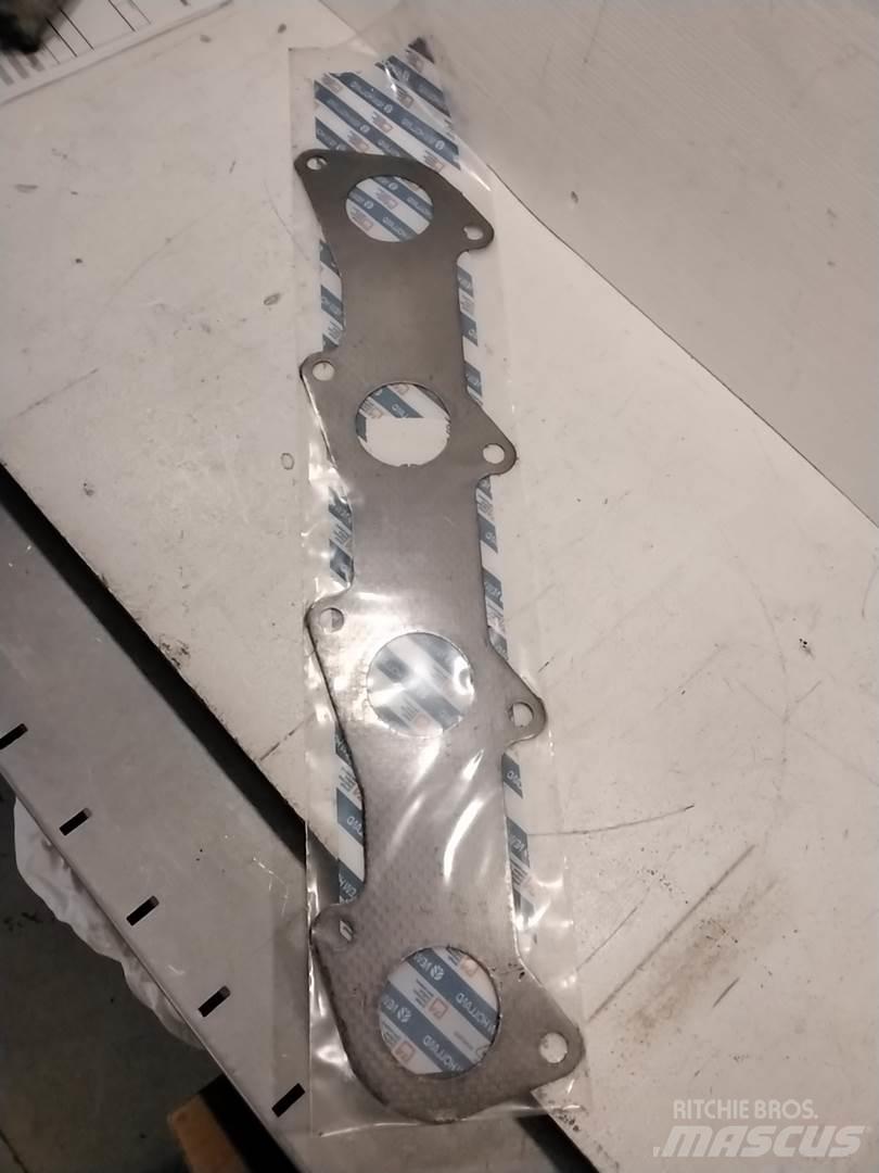 Ford 83999221 NH Motorok