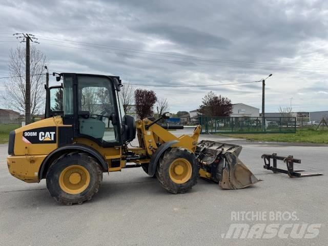 CAT 908 M Gumikerekes homlokrakodók