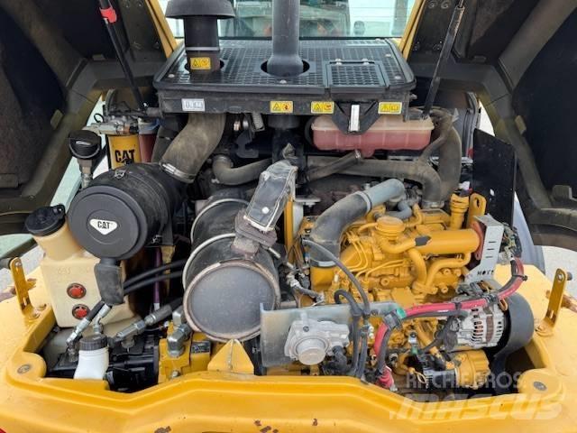 CAT 908 M Gumikerekes homlokrakodók