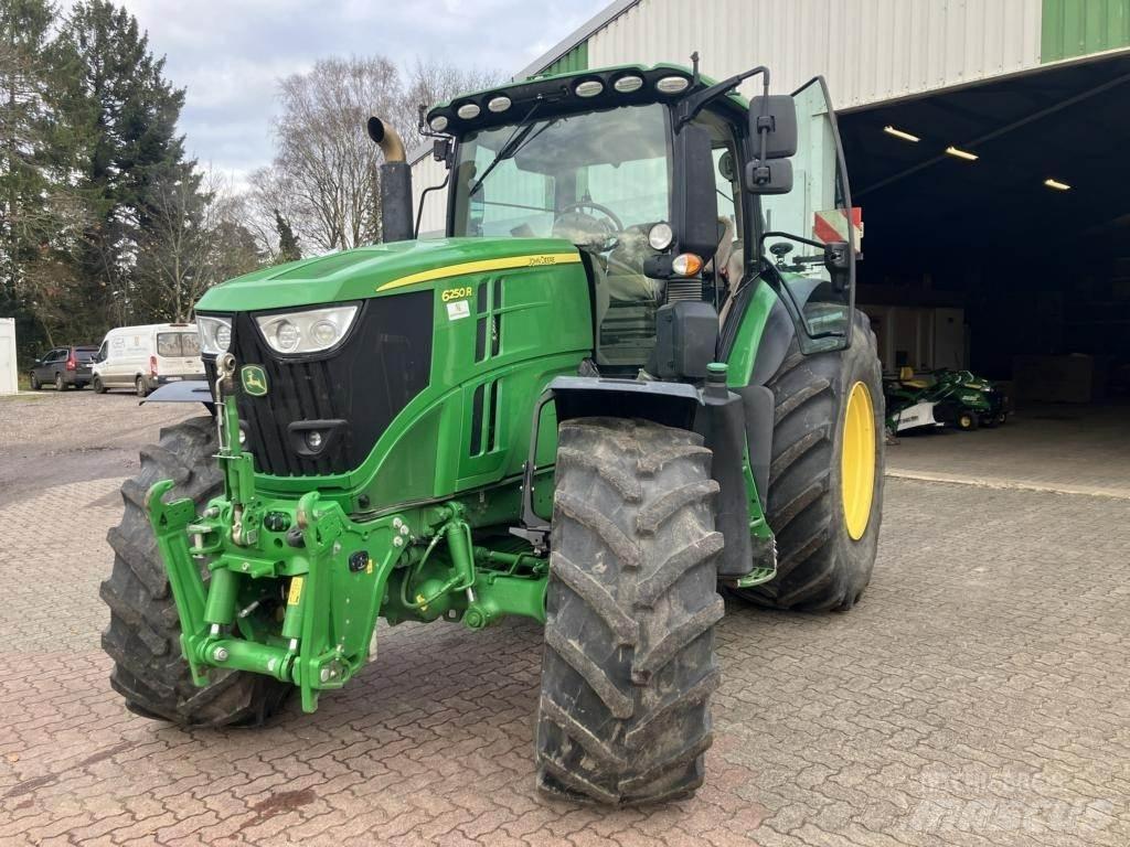 John Deere 6250R Traktorok