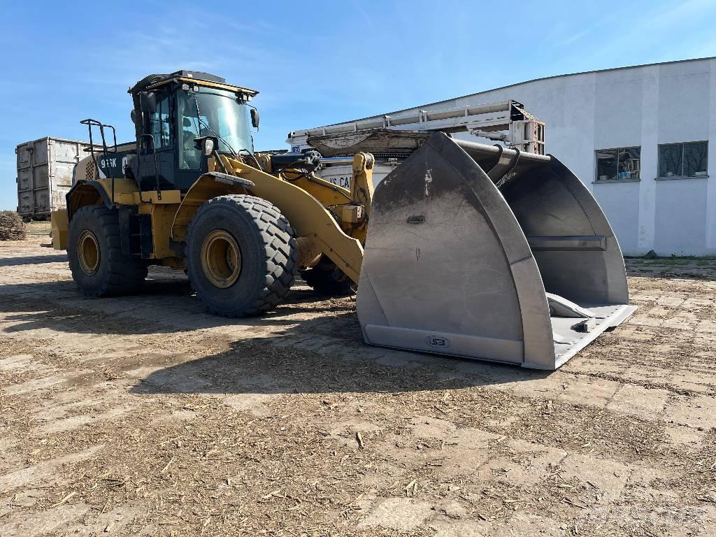 CAT 966K Gumikerekes homlokrakodók