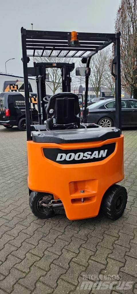 Doosan B 25 X-7 Elektromos targoncák