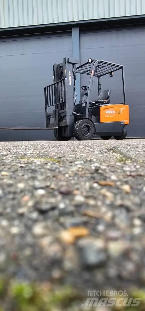 Doosan B 25 X-7 Elektromos targoncák