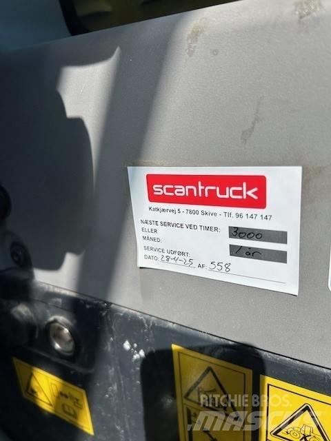 Komatsu WA200-8 Gumikerekes homlokrakodók