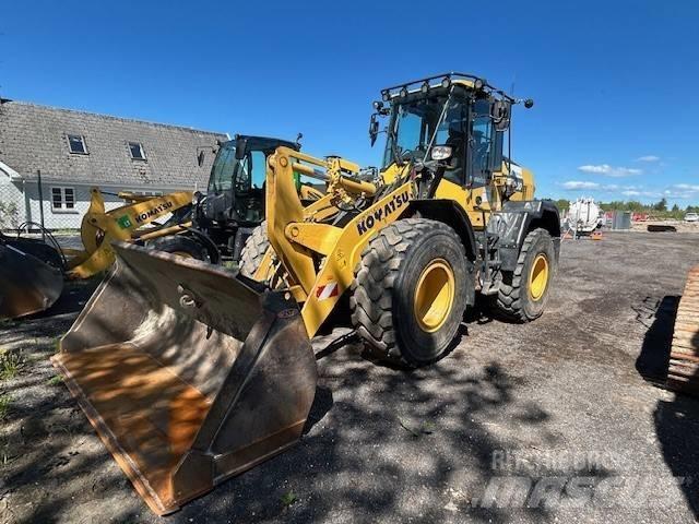 Komatsu WA200-8 Gumikerekes homlokrakodók