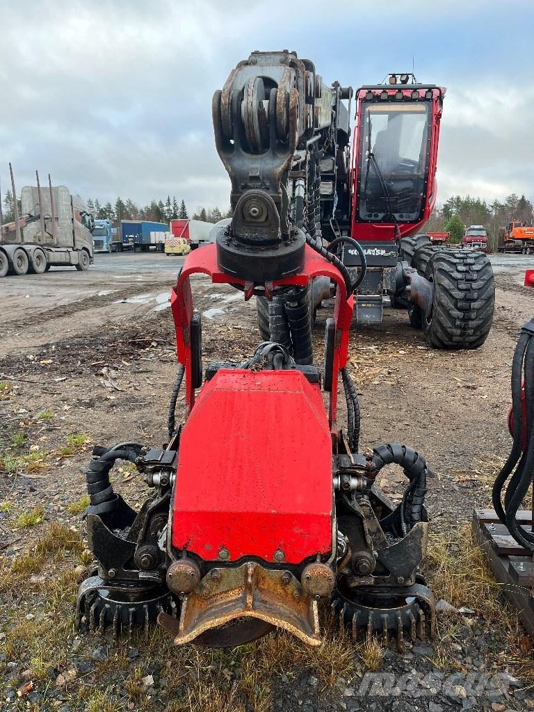 Komatsu 911 Betakarítók