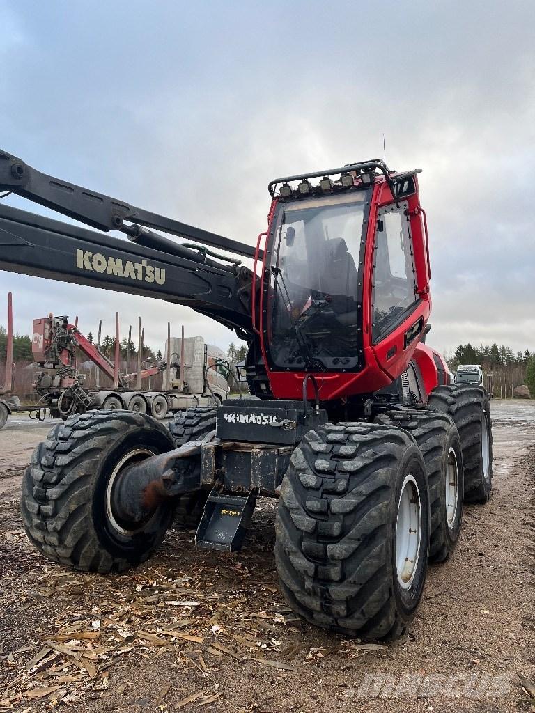 Komatsu 911 Betakarítók