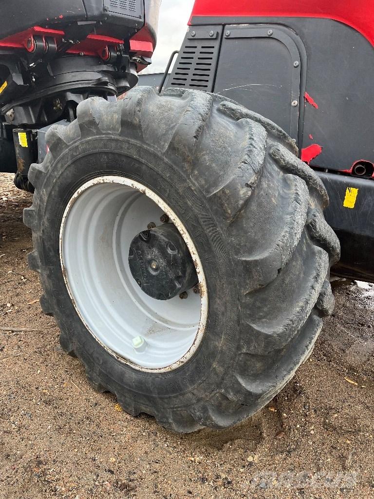 Komatsu 911 Betakarítók