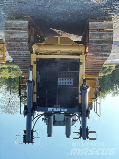 CAT D 10 T lánctalpas dózerek