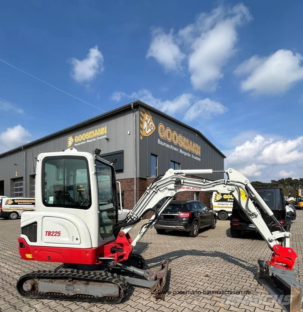 Takeuchi TB 225 Mini kotrók < 7t
