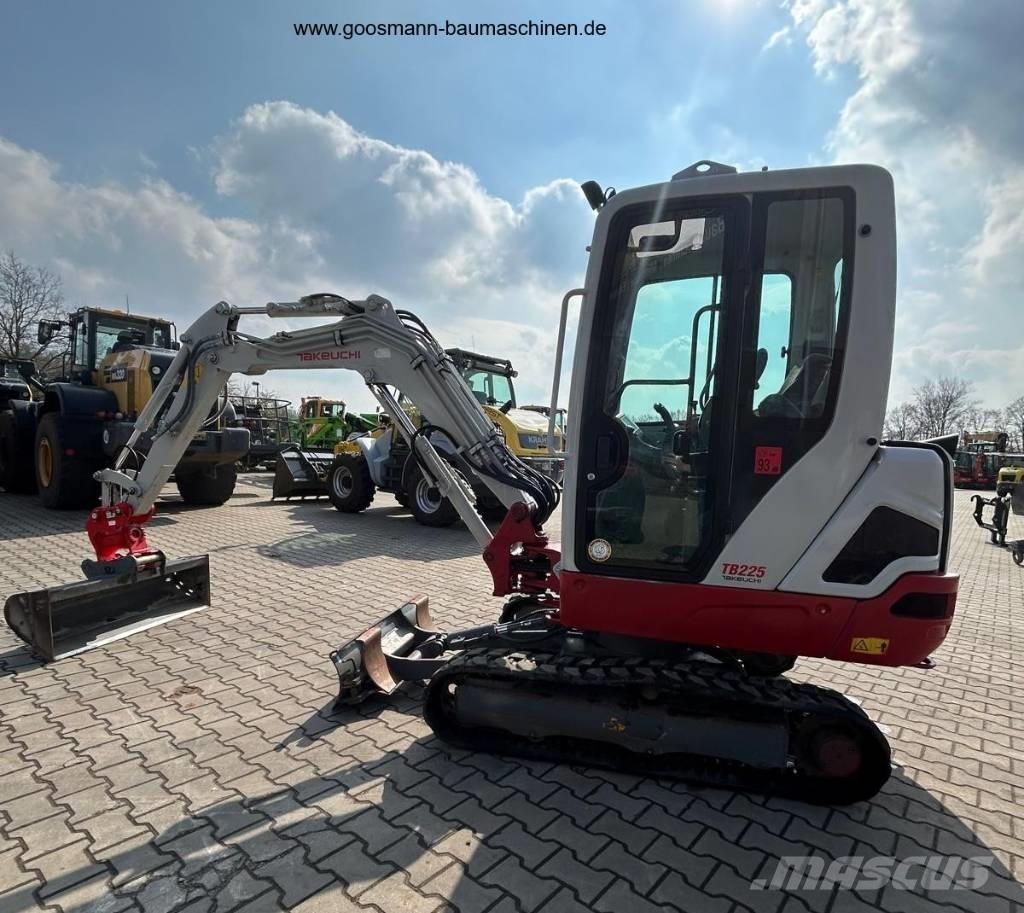 Takeuchi TB 225 Mini kotrók < 7t