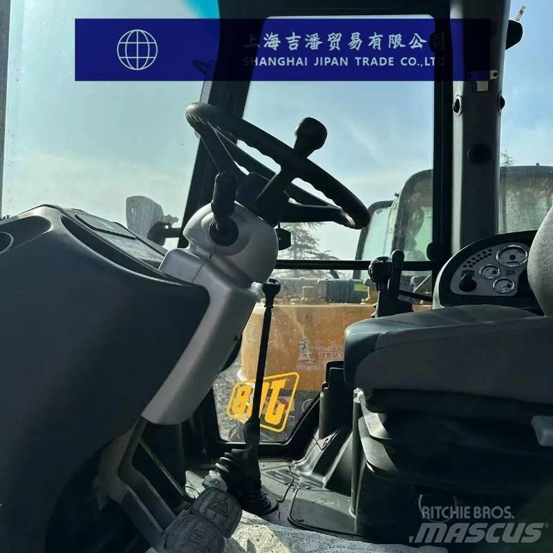 JCB 3 CX Gumikerekes kotrók