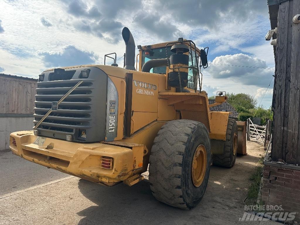 Volvo L 150 E Gumikerekes homlokrakodók