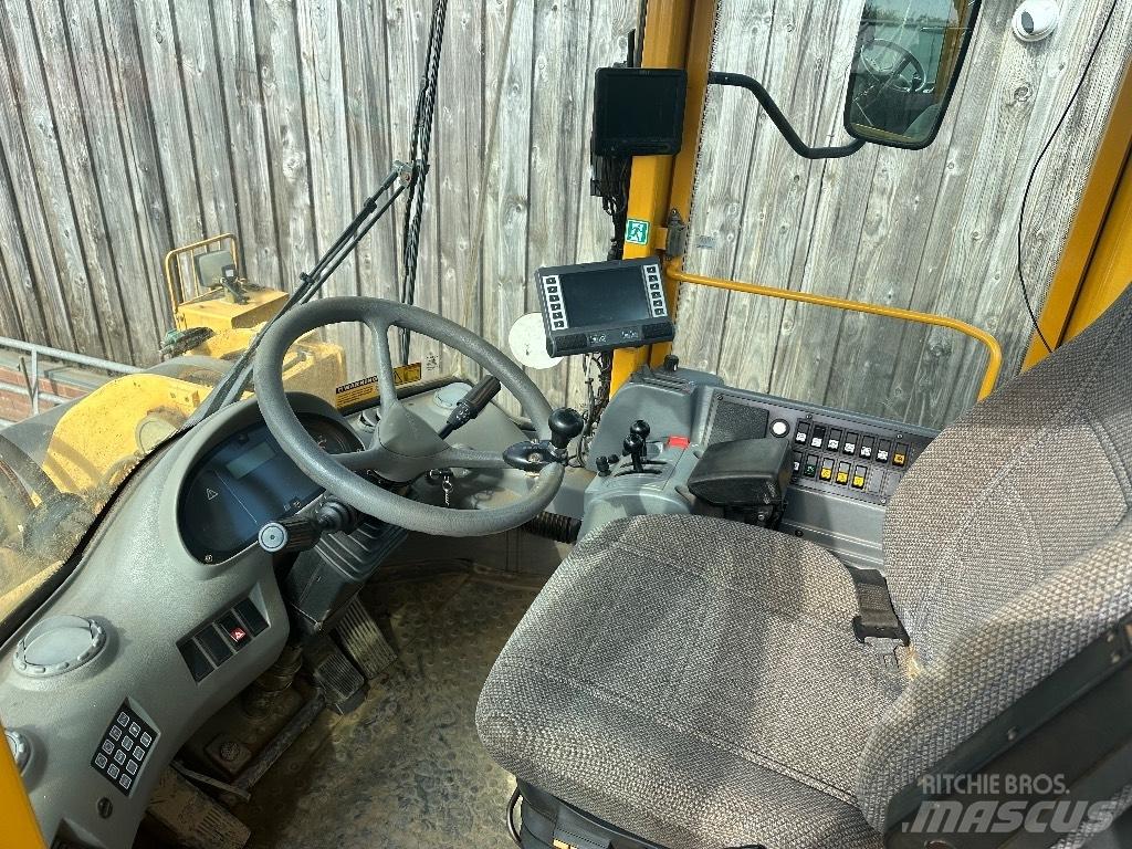 Volvo L 150 E Gumikerekes homlokrakodók