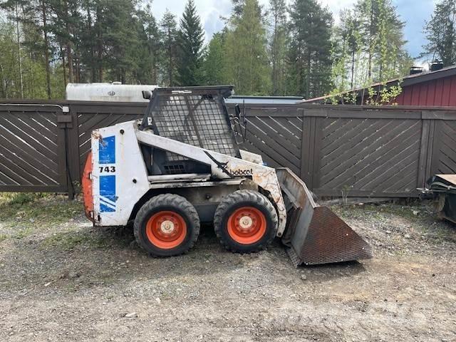 Bobcat 743 Kompaktrakodók