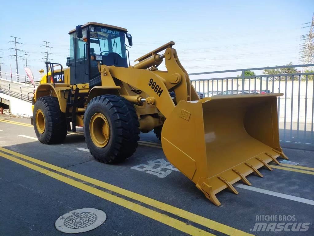 CAT 966 H Gumikerekes homlokrakodók