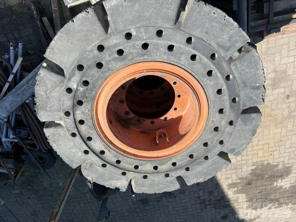 Doosan dl250 Gumikerekes homlokrakodók