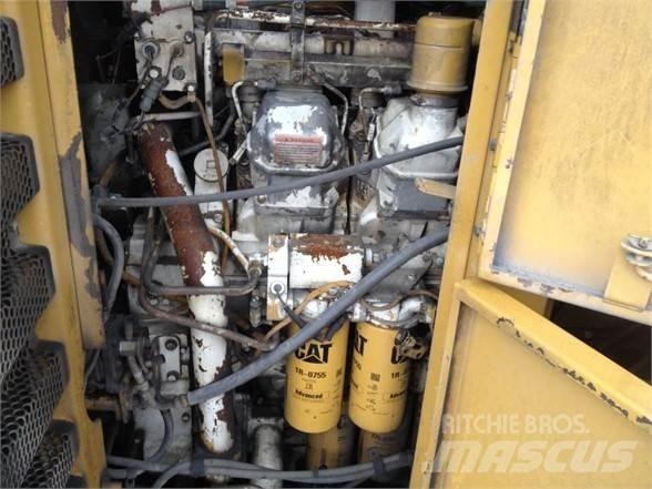 CAT 994 Gumikerekes homlokrakodók