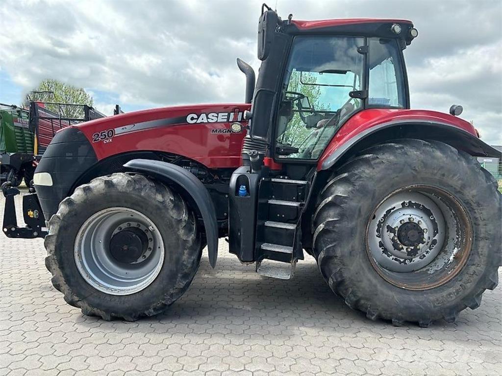 Case IH IH CVX 310 Traktorok