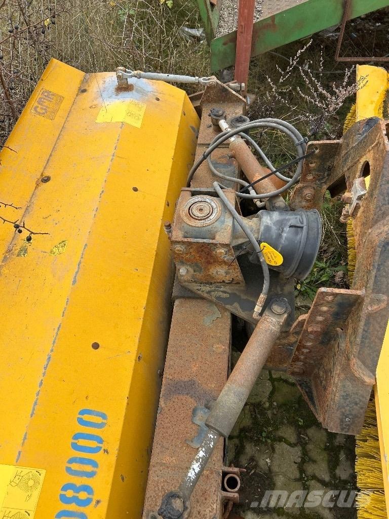 GMR FF2000 SPS Úttakarító gépek