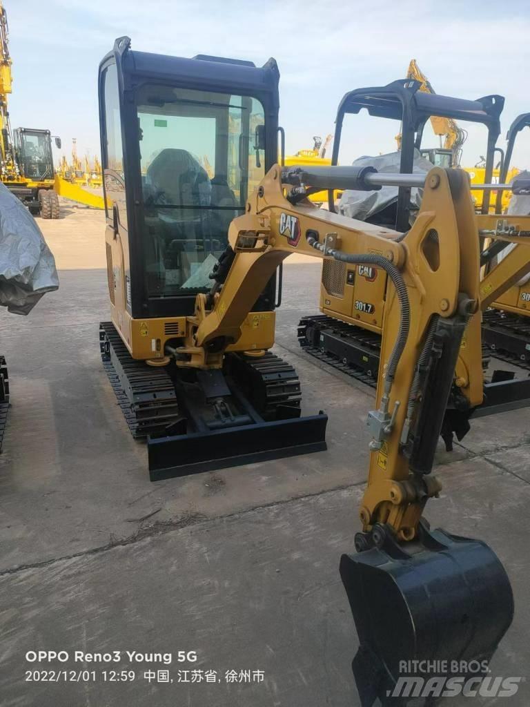 CAT 302 CR Gumikerekes kotrók