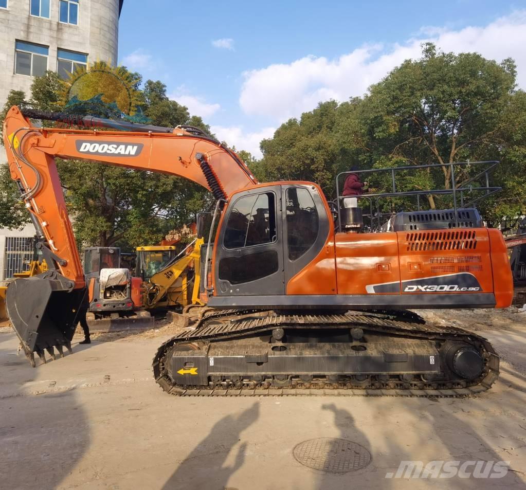 Doosan DX 300 LC Lánctalpas kotrók