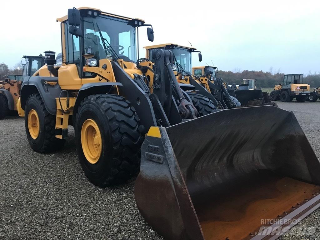 Volvo L120H Gumikerekes homlokrakodók