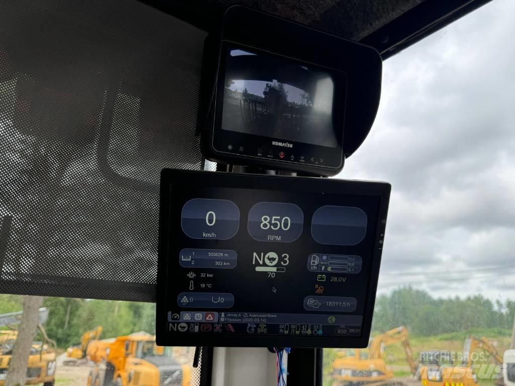 Komatsu 895 Kihordók