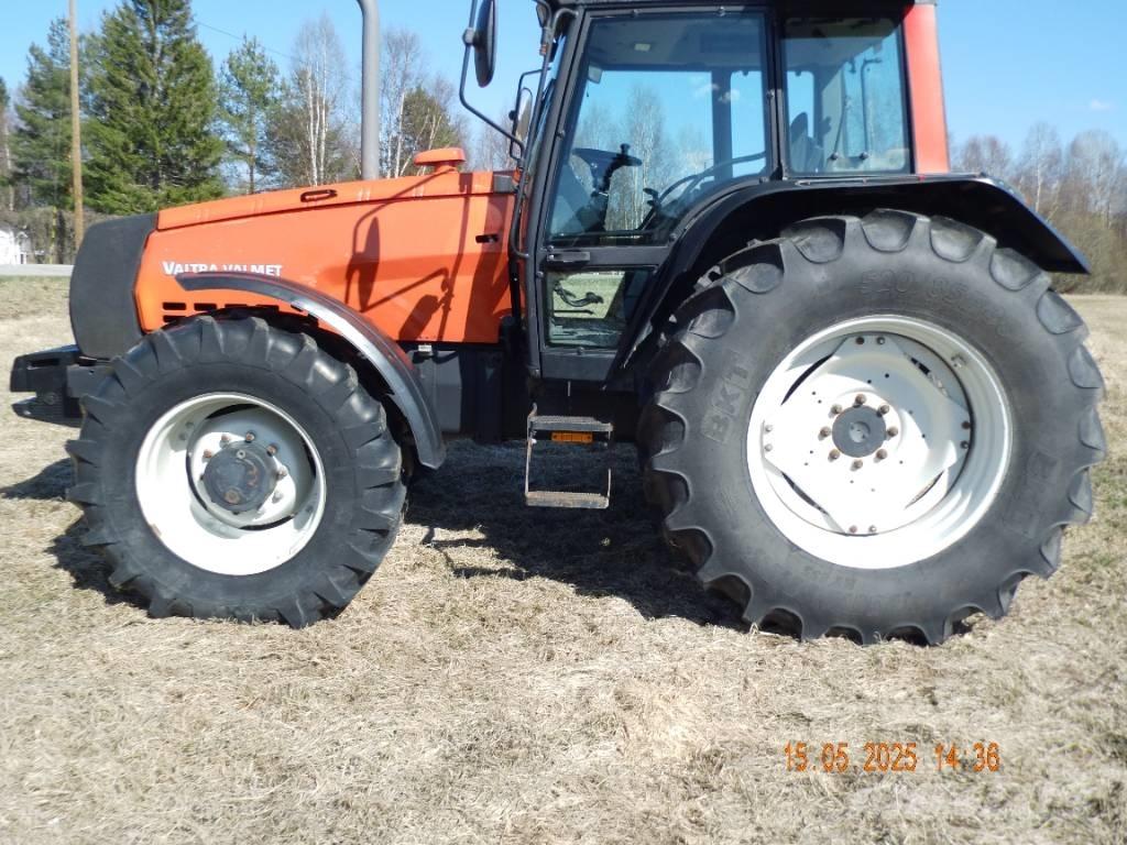 Valtra Valmet 8400 Traktorok