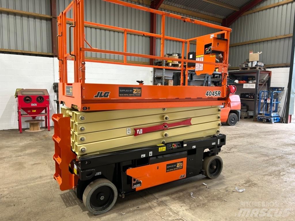 JLG 4045R Ollós emelők