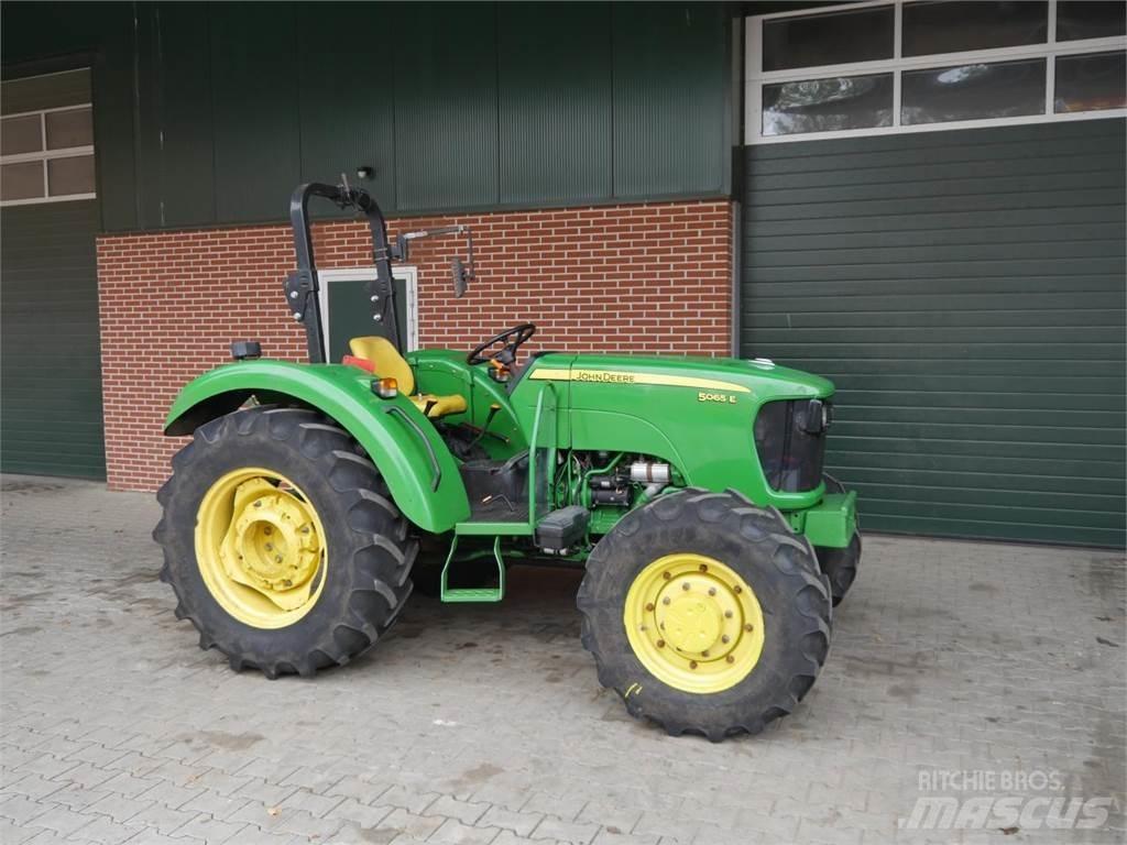John Deere 5065E Traktorok