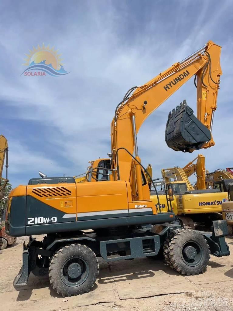 Hyundai R210W-9 Gumikerekes kotrók