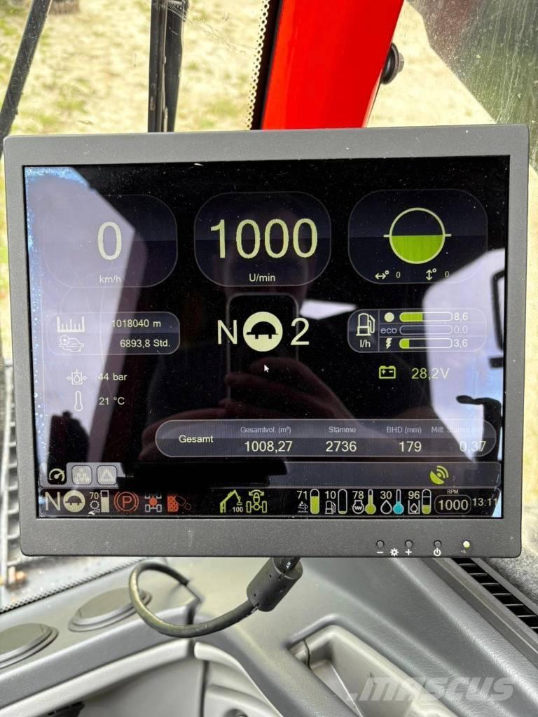 Komatsu 931xc Betakarítók