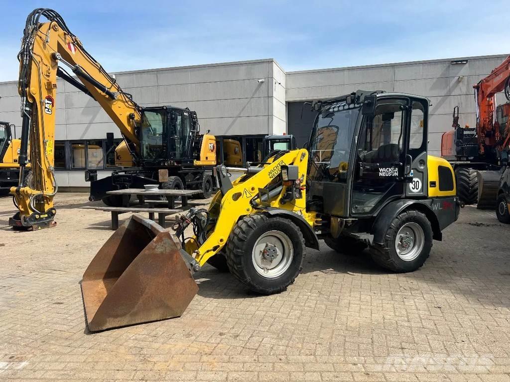 Wacker Neuson WL34 Gumikerekes homlokrakodók