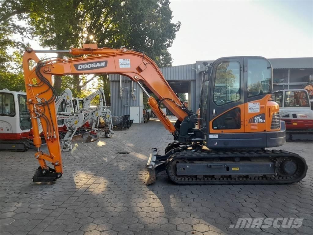 Doosan DX85R-3 Közepes (midi) kotrók 7 t - 12 t