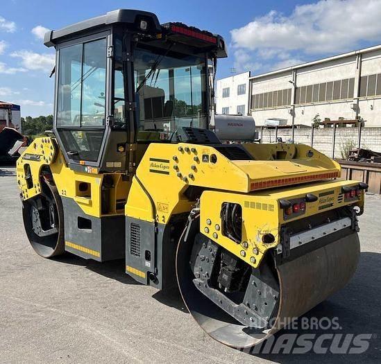 Dynapac CC 2300 Ikerdobos hengerek