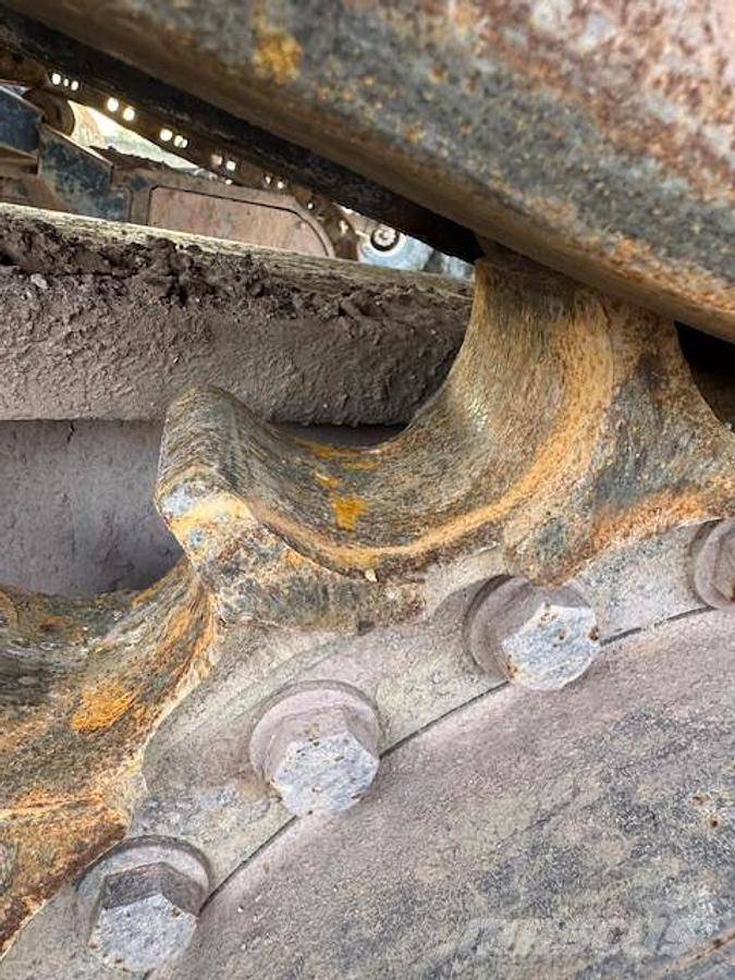 Hitachi ZX650LCH Lánctalpas kotrók