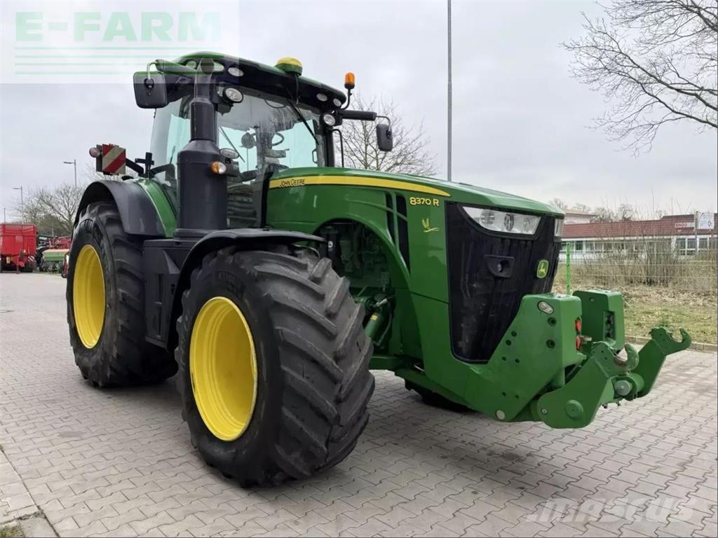 John Deere 8370 r Traktorok