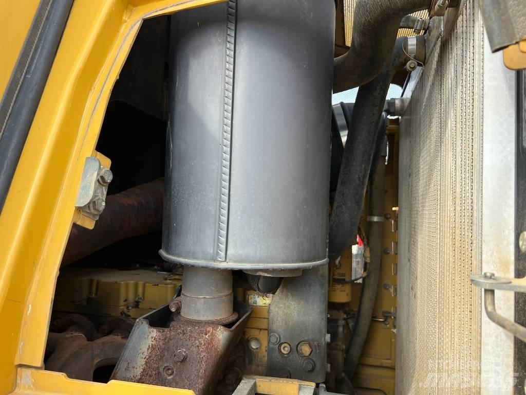 CAT 963 D Lánctalpas homlokrakodók