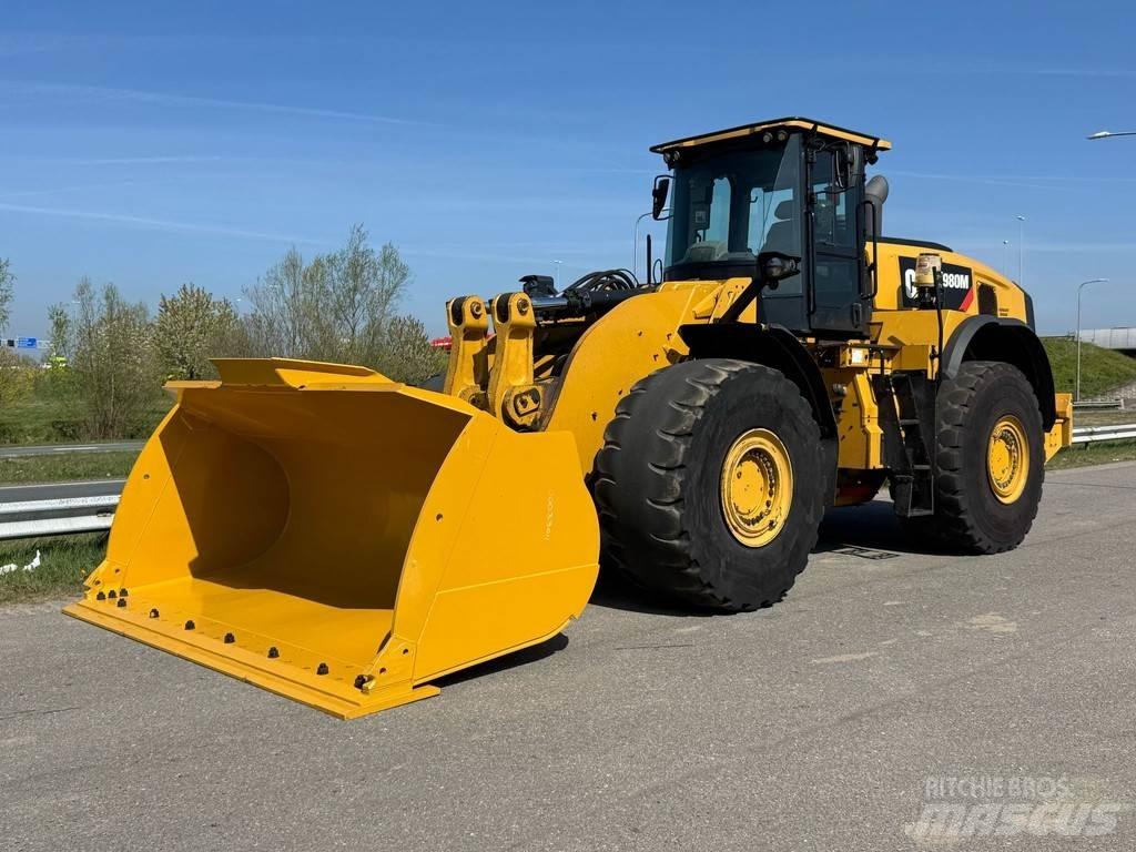 CAT 980M Gumikerekes homlokrakodók