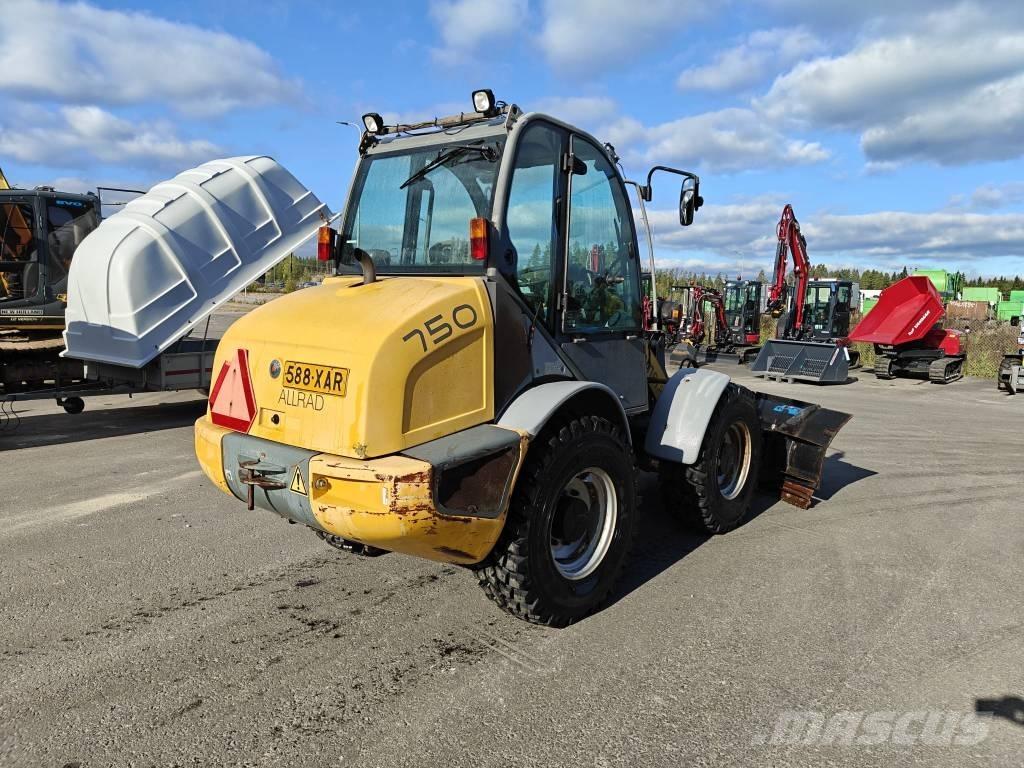 Kramer-allrad 750 Gumikerekes homlokrakodók