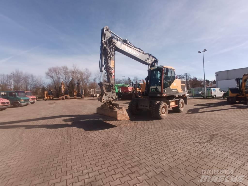 Volvo EW 180 E Gumikerekes kotrók