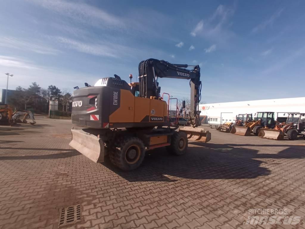 Volvo EW 180 E Gumikerekes kotrók