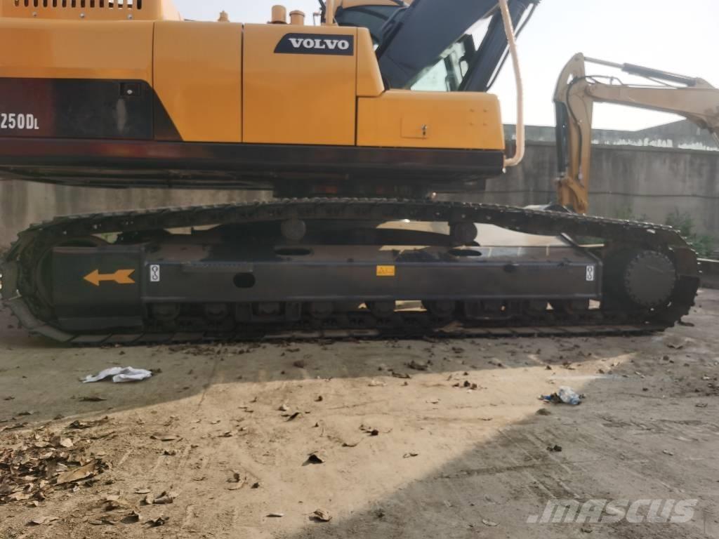 Volvo EC 250 D L Lánctalpas kotrók
