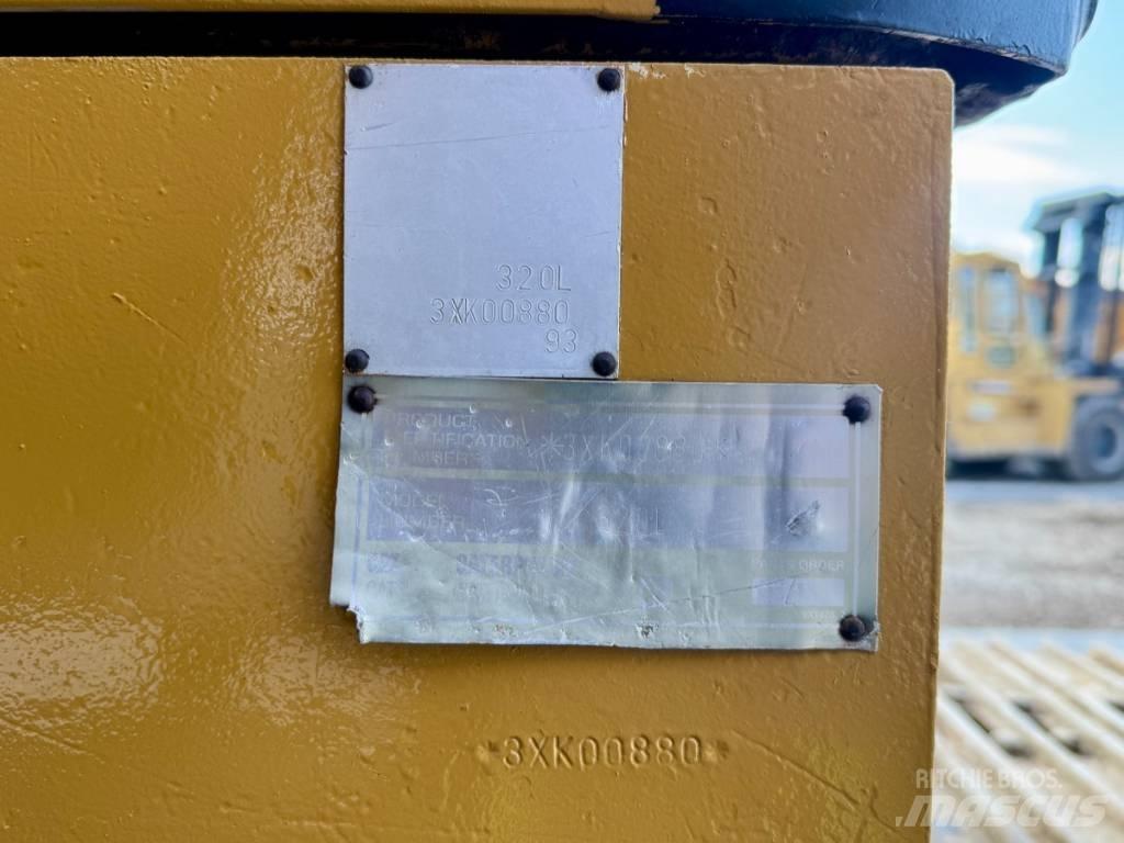 CAT 320 L Lánctalpas kotrók