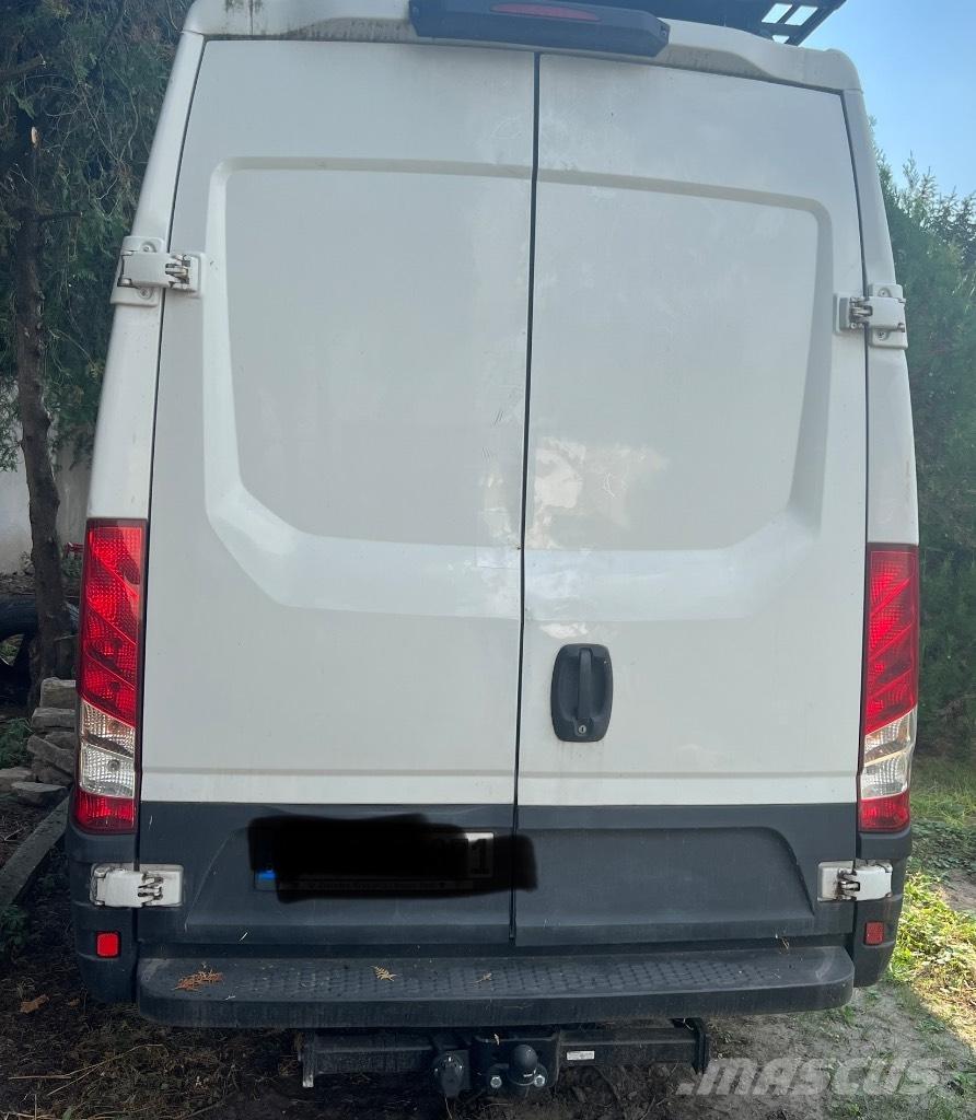 Iveco Daily 35S15 Transporterek
