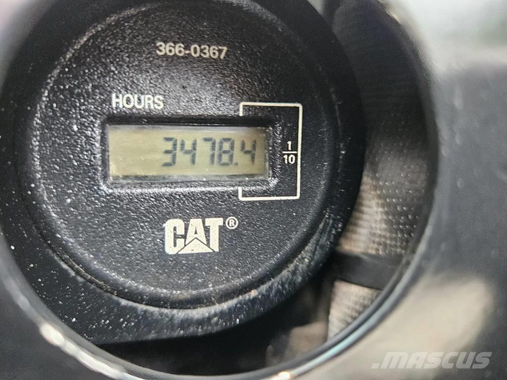 CAT 305 E2 Mini kotrók < 7t